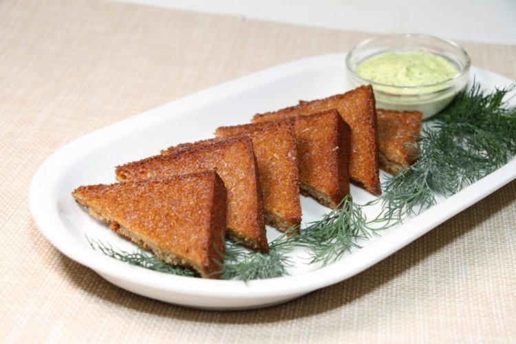 Black Bread Croutons with Garlic