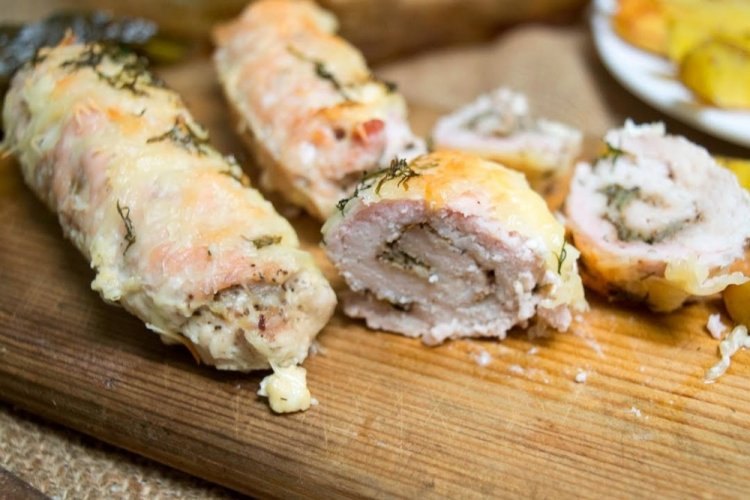 Rollitos de solomillo de cerdo en nata agria