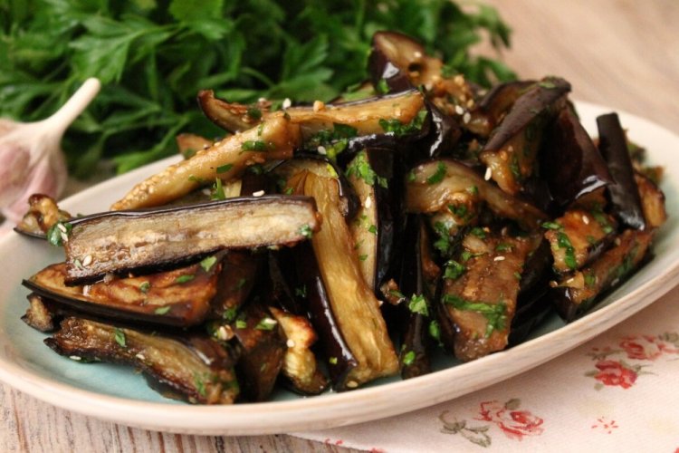 Eggplant with Garlic in Soy Sauce