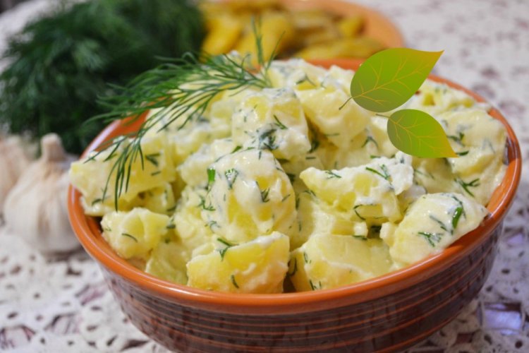 Patatas estofadas en crema agria