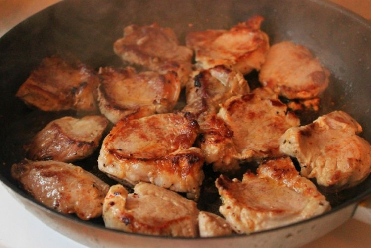 Solomillo de cerdo frito en sartén