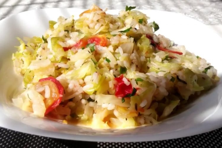 Col estofada con arroz