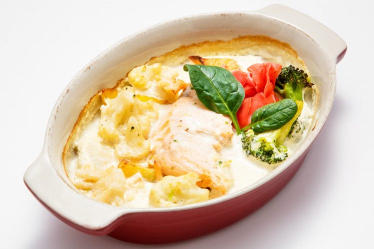 Trucha con coliflor en salsa de crema