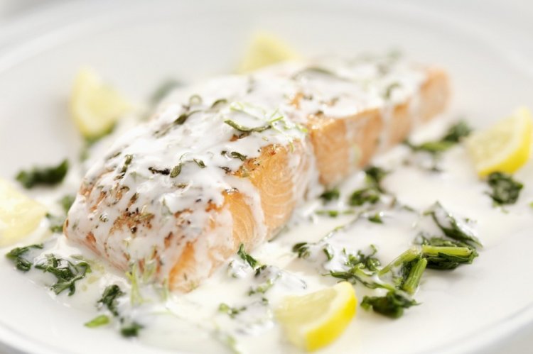 Trucha con espinacas en salsa de crema