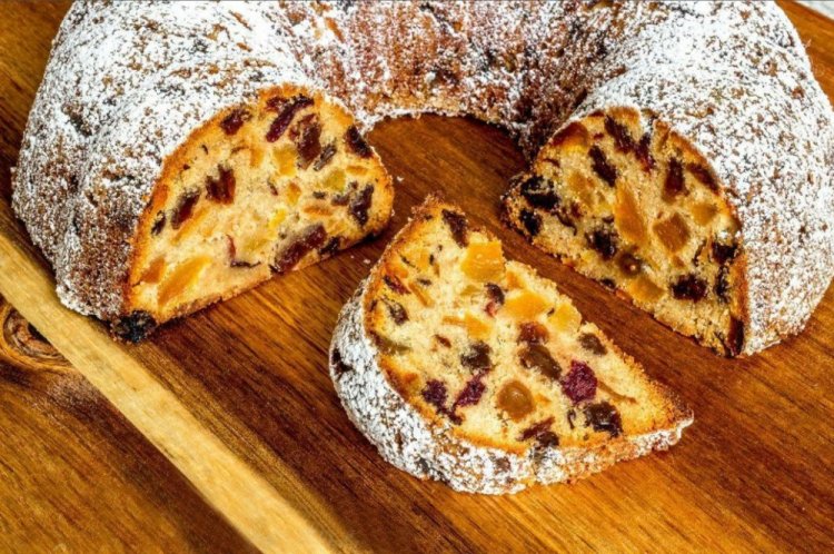 Spiced Fruitcake with Dried Fruits