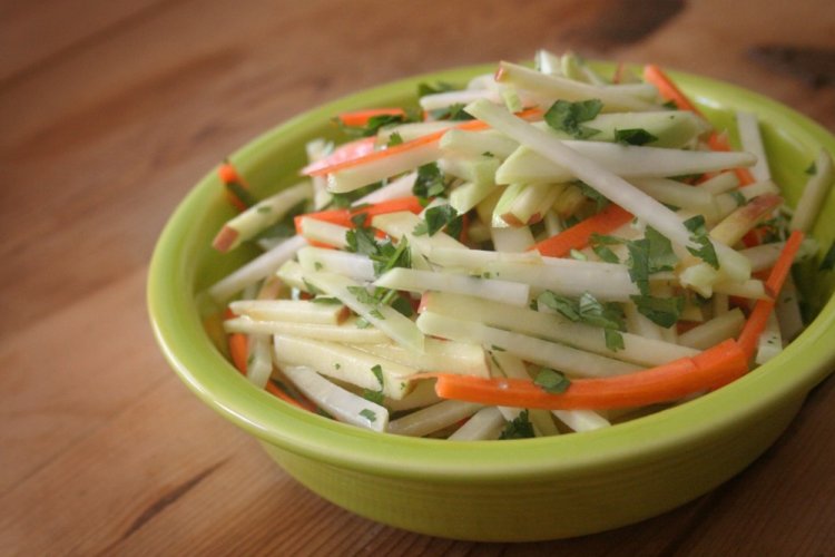 Kohlrabi and Daikon Vitamin Salad