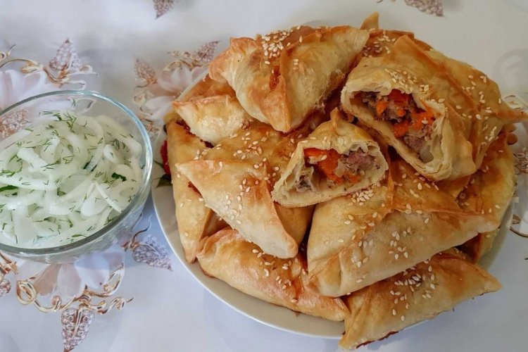 Samosa with Pumpkin and Meat
