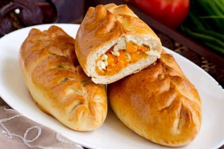 Pies with Pumpkin and Chicken