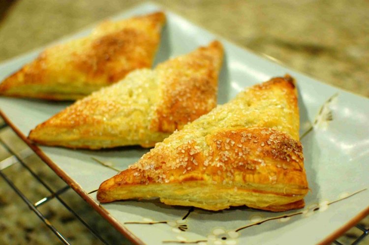 Puff Pastry Pies with Pumpkin and Raisins