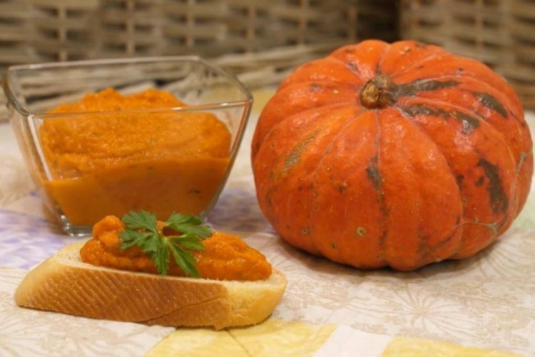 Pumpkin Caviar with Bell Pepper for Winter