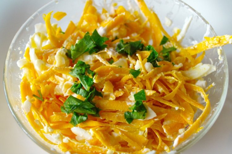 Salad with Pumpkin, Egg, and Garlic