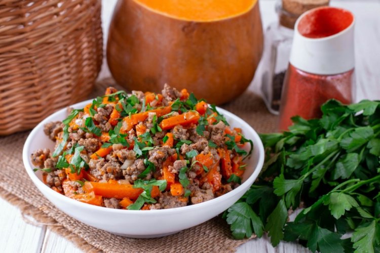 Calabaza frita con carne picada