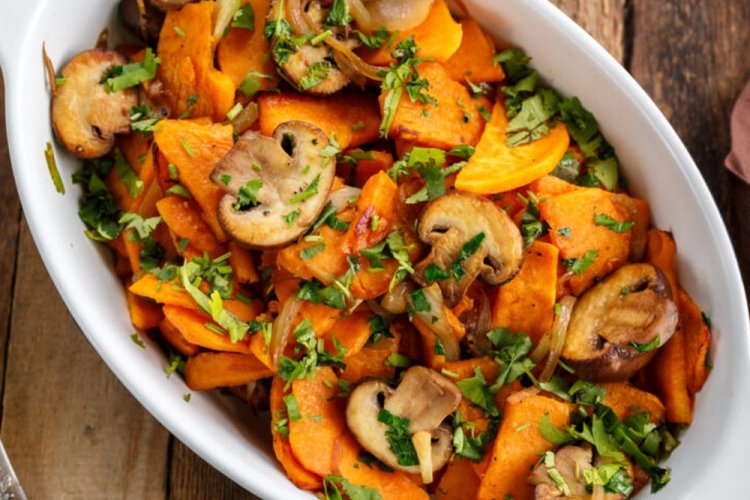 Calabaza con champiñones en sartén