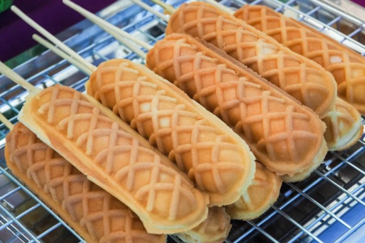 Corn dogs en la gofrera