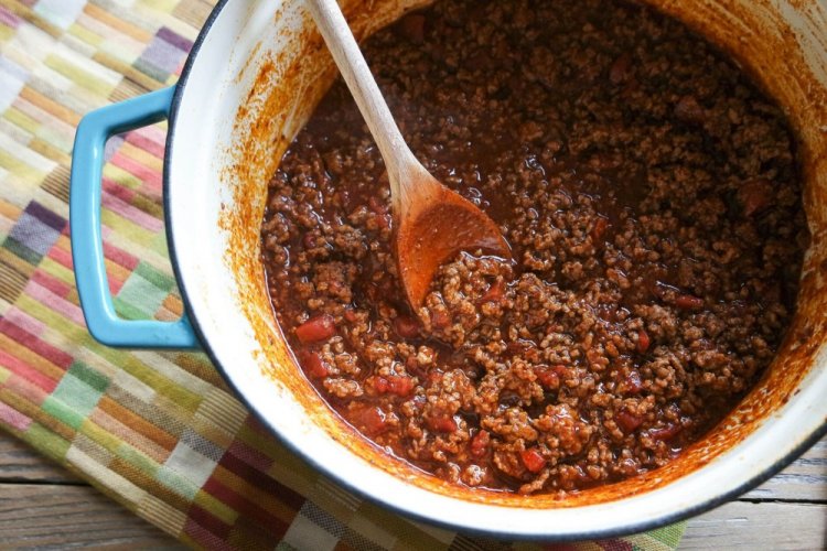 Chili con carne con jugo de tomate sin frijoles