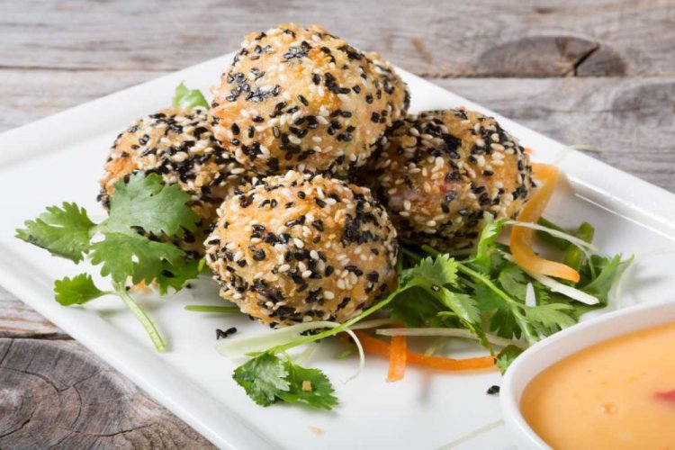 Cottage Cheese Balls with Sesame Seeds