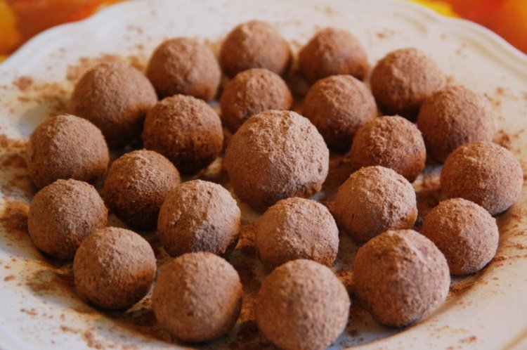 Cottage Cheese Balls in Cocoa