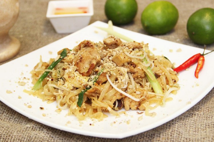Chicken Pad Thai