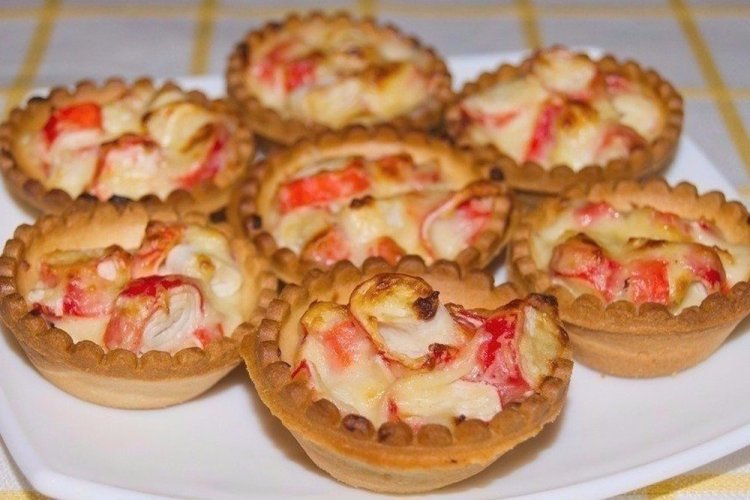 Tartaletas de queso y palitos de cangrejo al horno