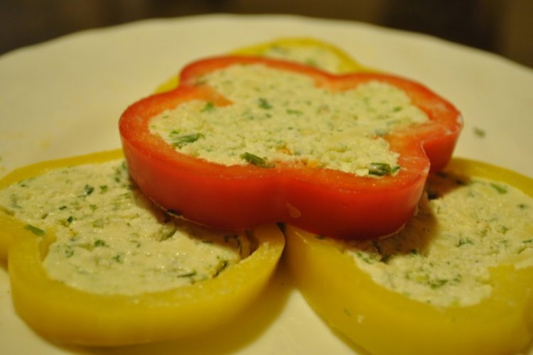 Pimientos rellenos de requesón