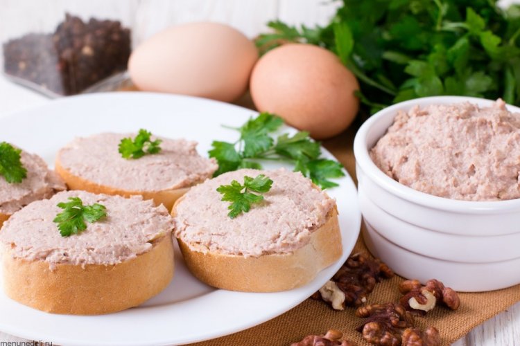 Paté de huevo con palitos de cangrejo