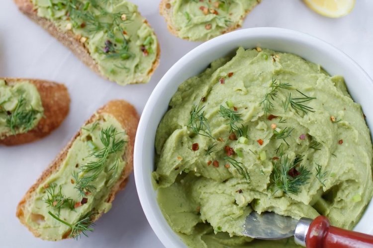 Paté de huevo y aguacate