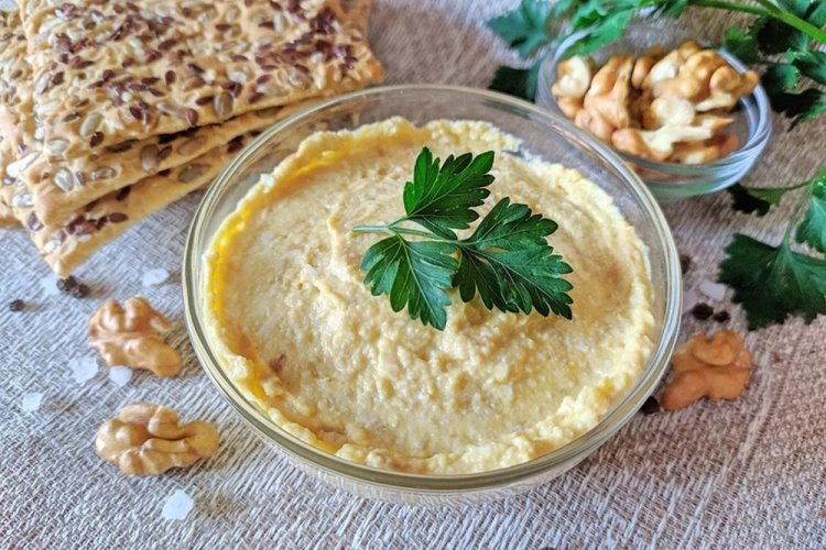 Paté de huevo y nueces