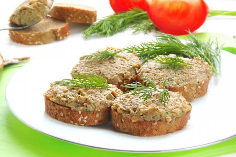 Paté de espadines con champiñones