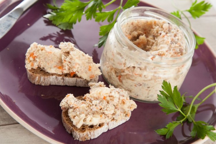 Herring Pâté with Carrots and Butter