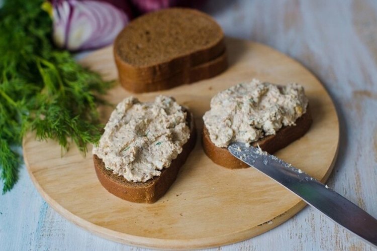 Herring Pâté with Pickled Mushrooms