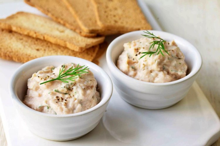 Herring Pâté with Walnuts