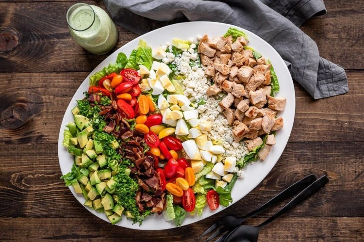 Ensalada Cobb con pavo