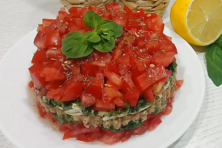 Ensalada de atún y tomate