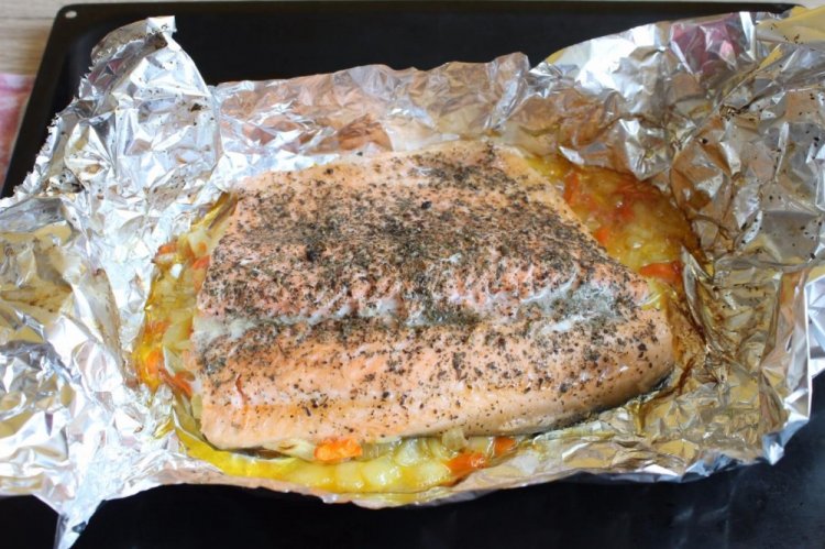 Filete de salmón rosado al horno