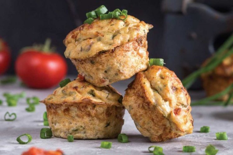 Muffins de pollo con yogur y mayonesa con cebollino