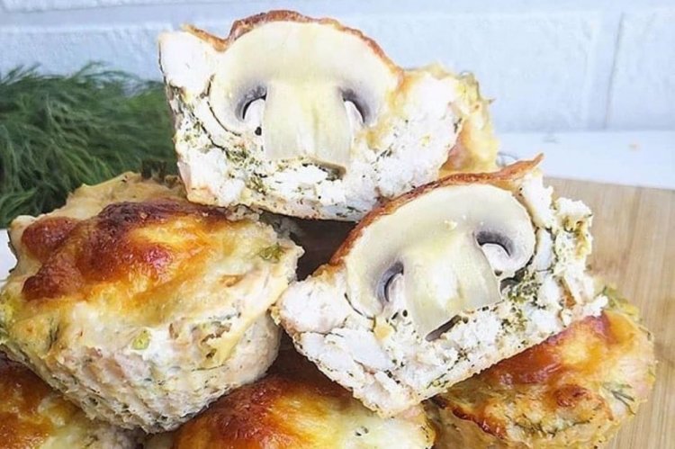 Muffins de pollo con champiñones enteros