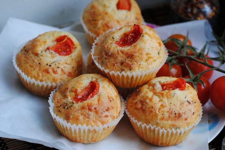 Muffins de pollo con tomates