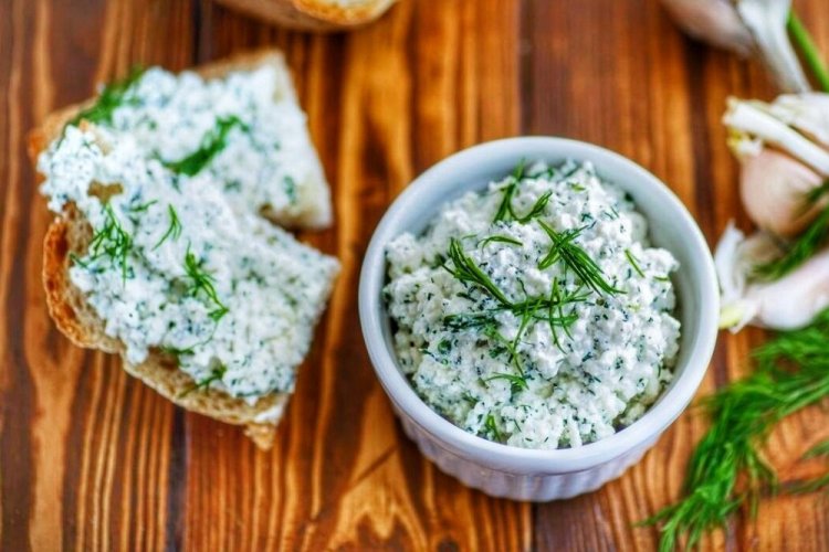 Pasta para untar de queso feta