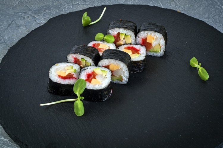 Rolls de salmón y aguacate