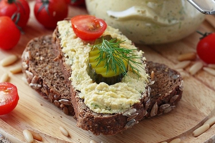 Paté de hígado de bacalao con aguacate