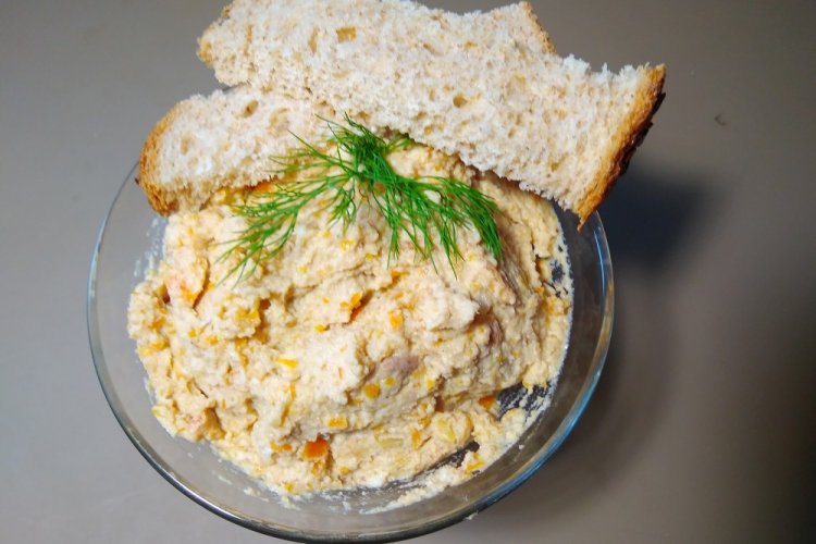 Paté de hígado de bacalao con cebolla y zanahoria