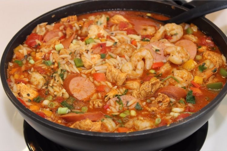 Jambalaya de pollo y camarones