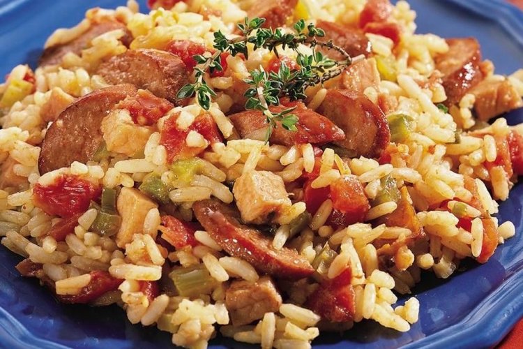 Jambalaya con jamón y tocino