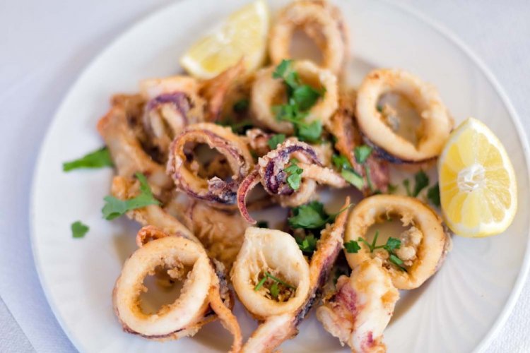 Anillas de calamar fritas