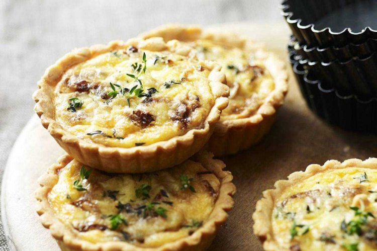Baked Tartlets with Cheese and Mushrooms
