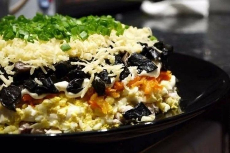Layered Chicken Breast and Prune Salad