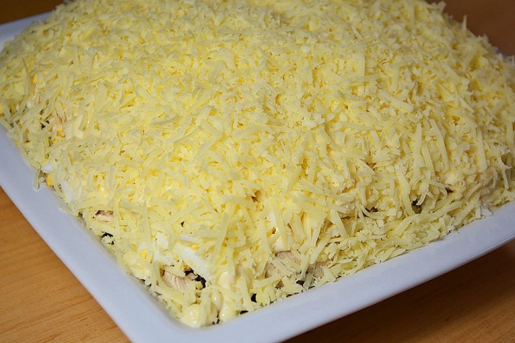 Layered Chicken Breast, Potato, and Mushroom Salad