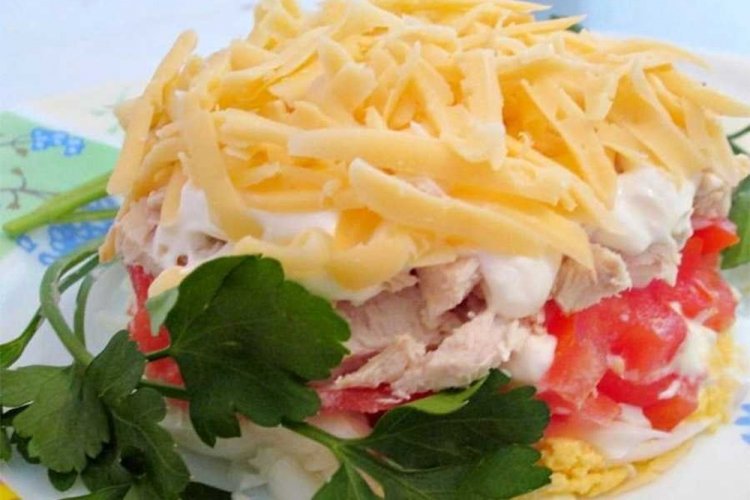 Layered Chicken Breast and Tomato Salad