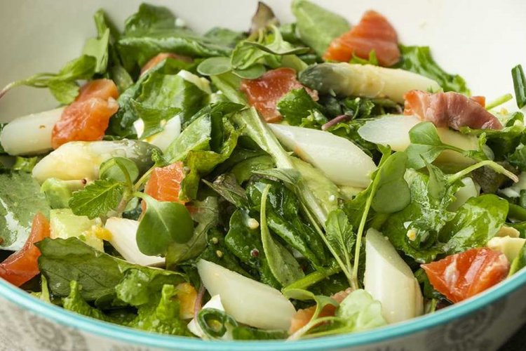 Avocado, Red Fish, and Asparagus Salad