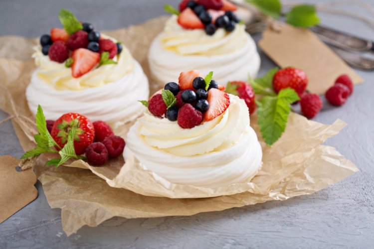 Pavlova Dessert for Valentine's Day